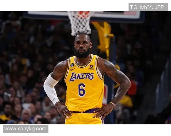 湖人队赛季首秀：勒布朗·詹姆斯引领紫金军团运动新篇章